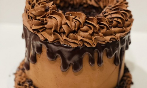Chocolate cake with chocolate ganache - pic by Sugartease on January 31, 2022, on Yelp